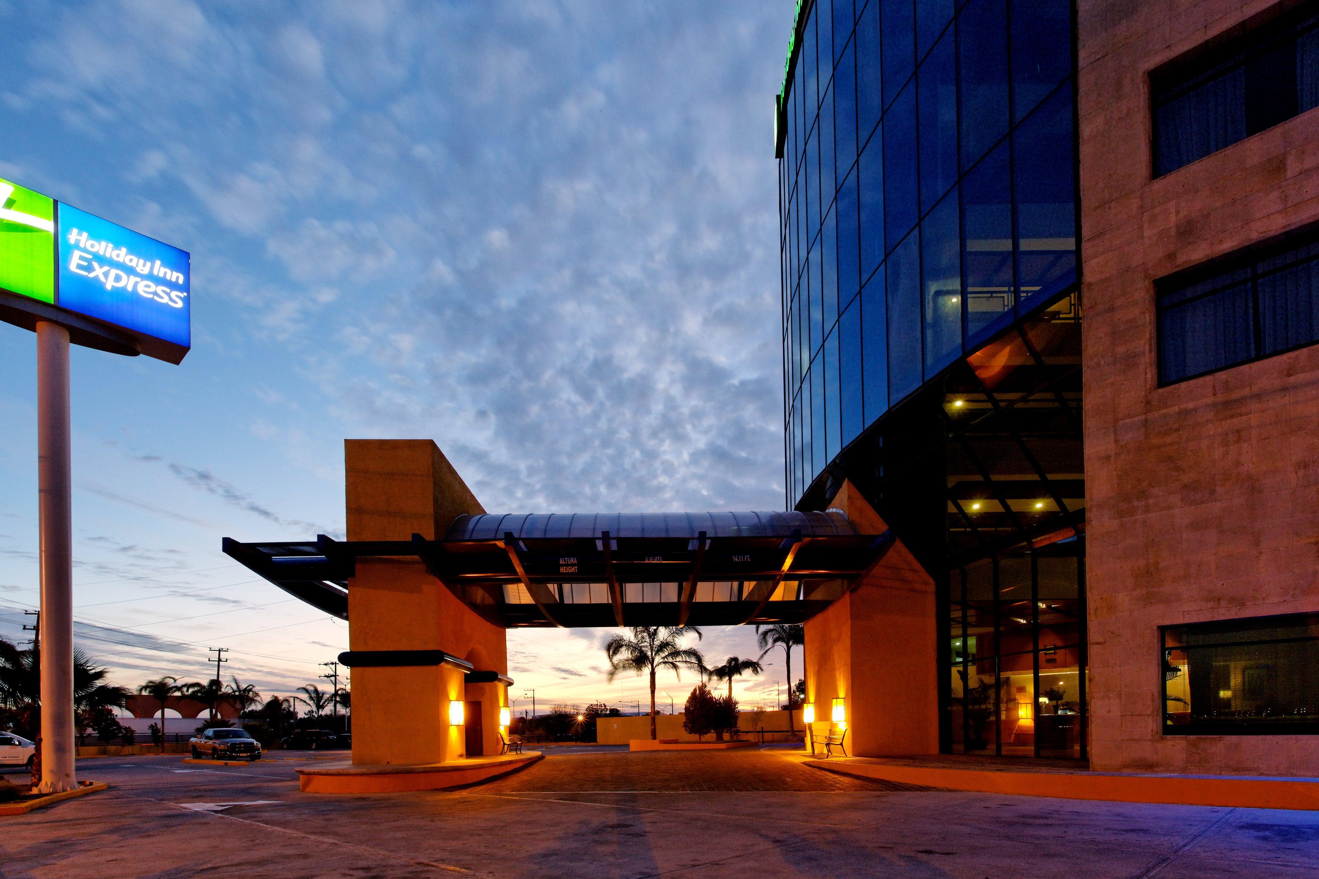 Holiday Inn Express Nuevo Laredo By Ihg Екстер'єр фото