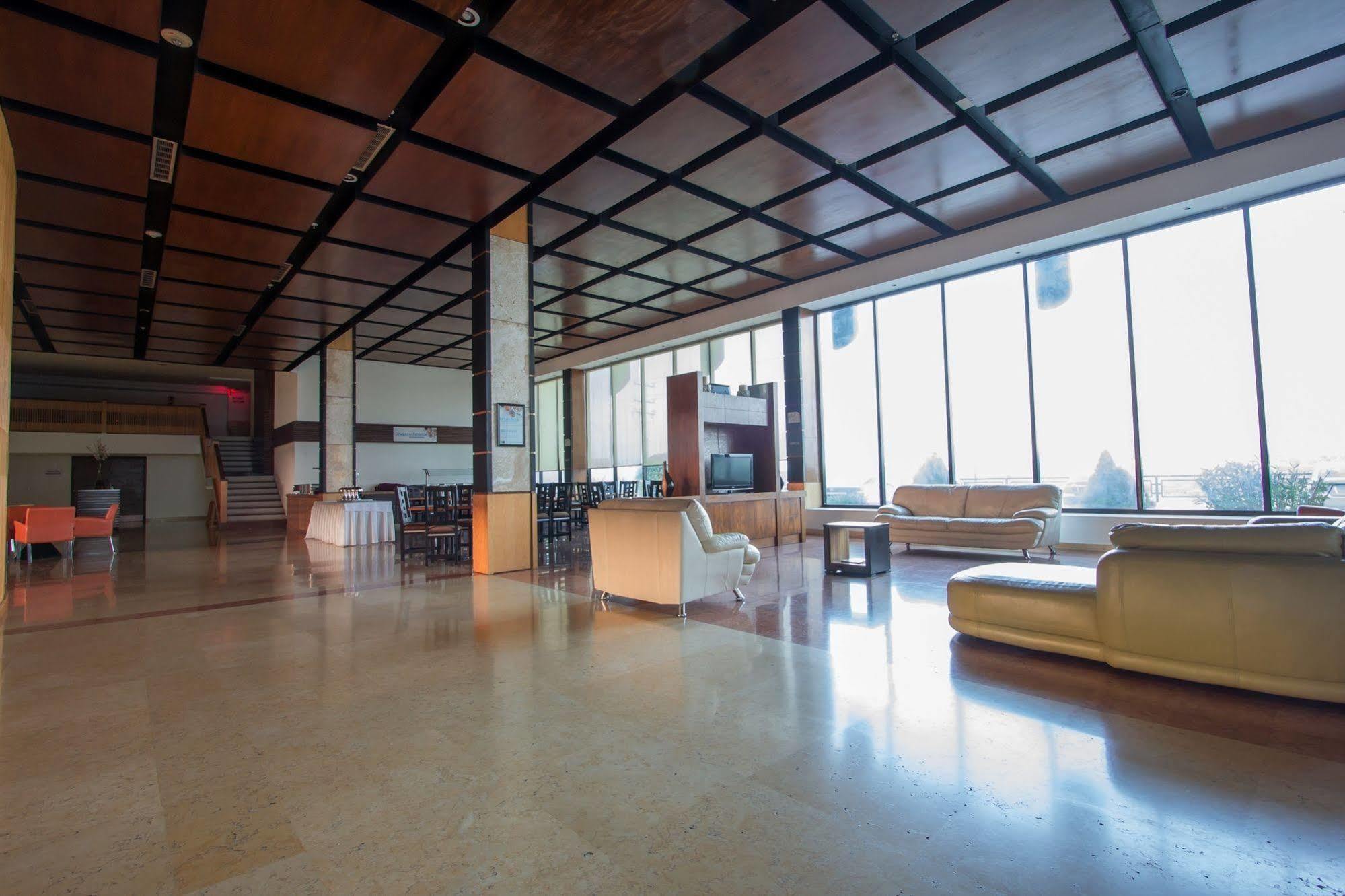 Holiday Inn Express Nuevo Laredo By Ihg Екстер'єр фото